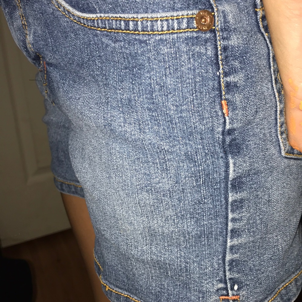 Shorts - Picture 2 of 4